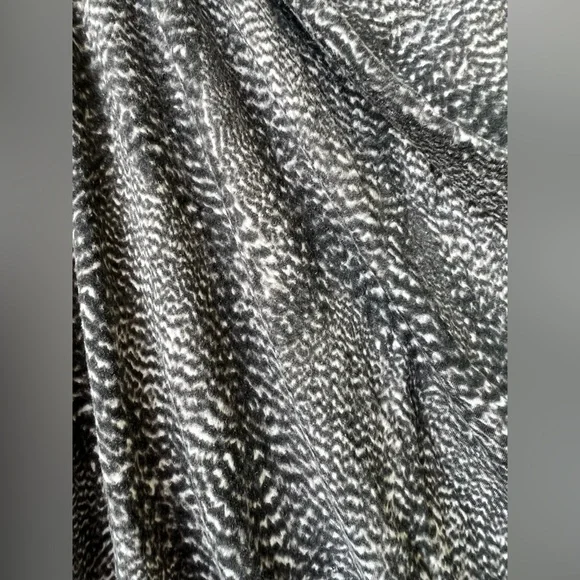 Ann Taylor Gray Asymmetrical Ruched Tank Top - Picture 3 of 7